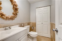 13 Bathroom.jpg